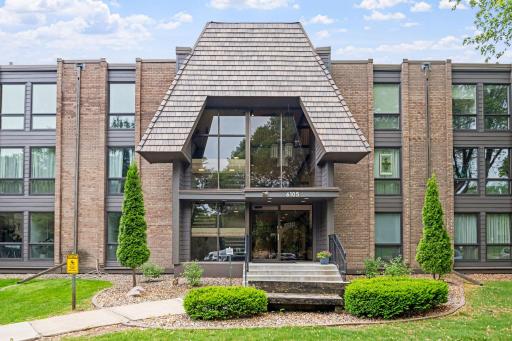 6105 Lincoln Drive, 333, Edina, MN 55436