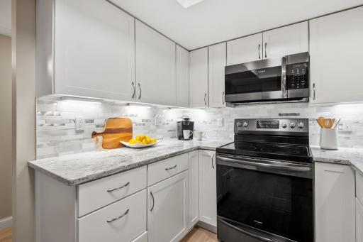 6105 Lincoln Drive, 333, Edina, MN 55436