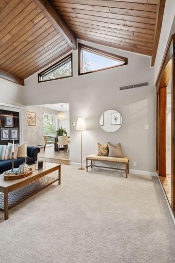 6105 Lincoln Drive, 333, Edina, MN 55436