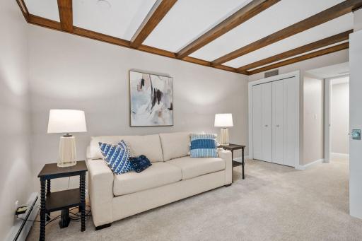 6105 Lincoln Drive, 333, Edina, MN 55436