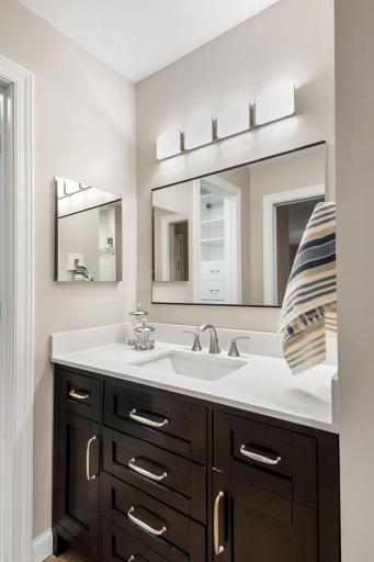 6105 Lincoln Drive, 333, Edina, MN 55436