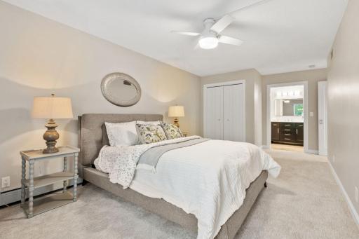 6105 Lincoln Drive, 333, Edina, MN 55436