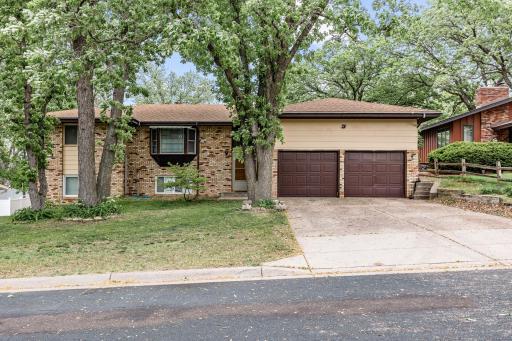 25 67th Way NE, Minneapolis, MN 55432