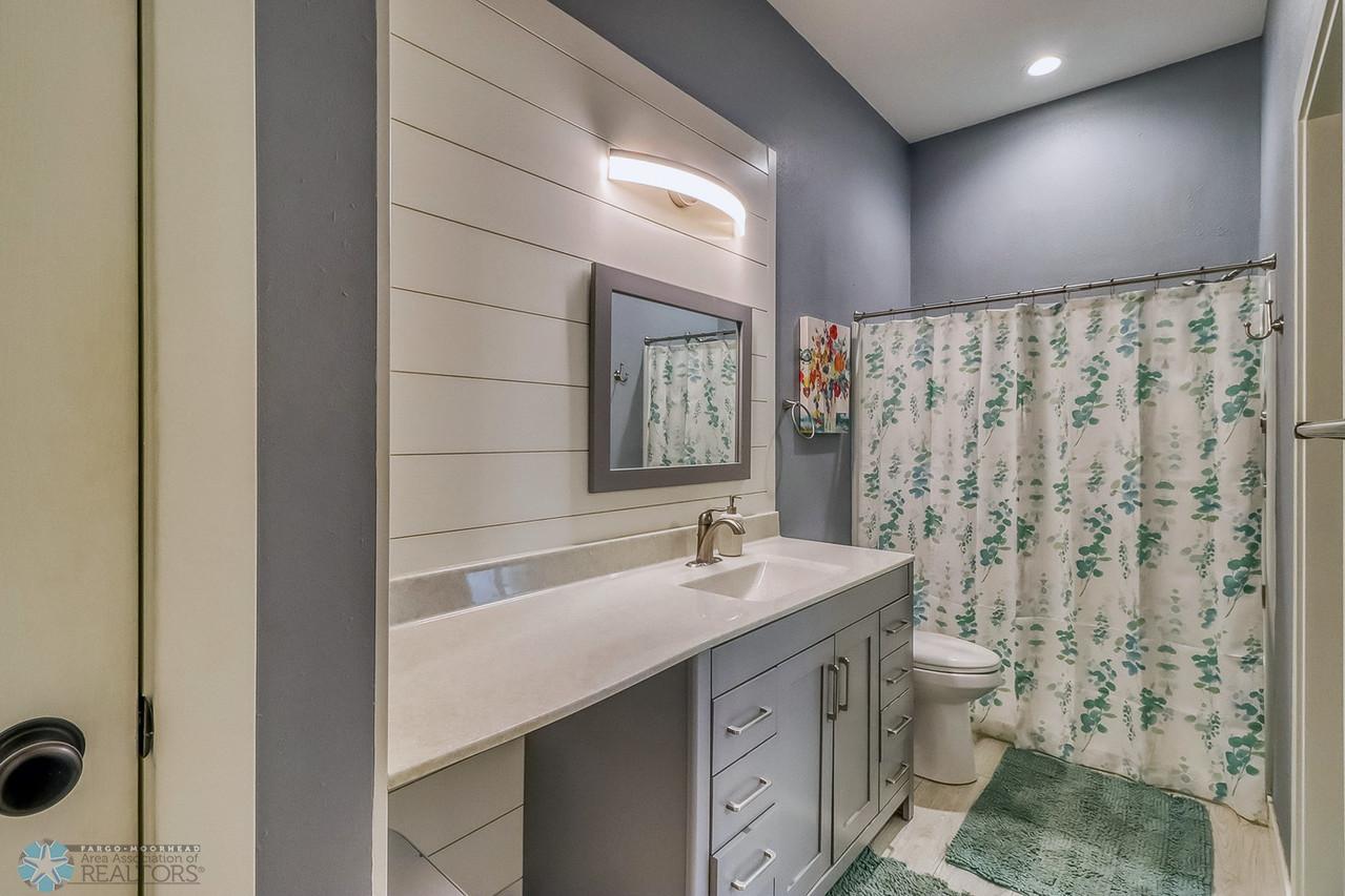 Bathroom1_1-1280.jpg