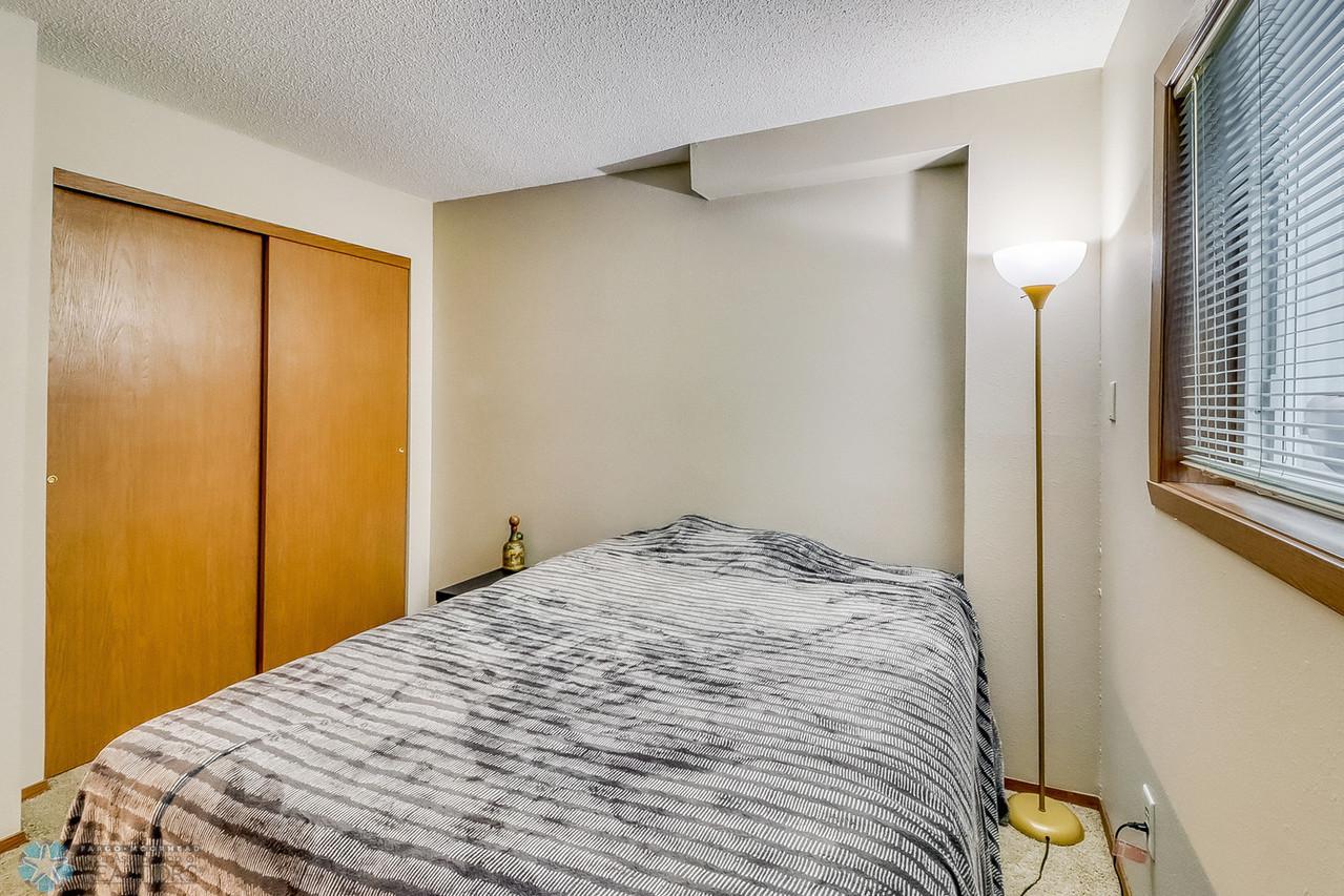 Basement bedroom1_2-1280.jpg
