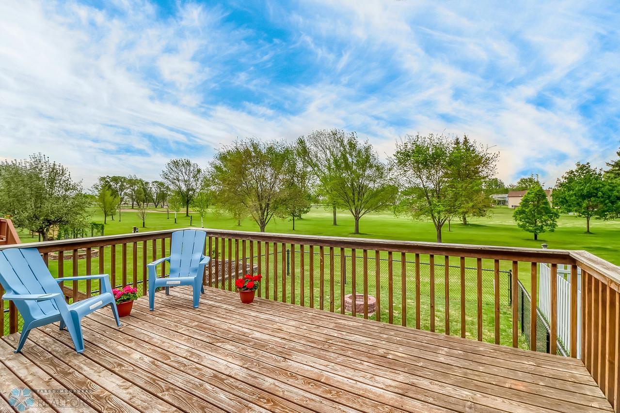 Backyard_deck1_1-1280.jpg