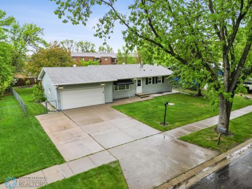 2207 16th Street S, Fargo, ND 58103