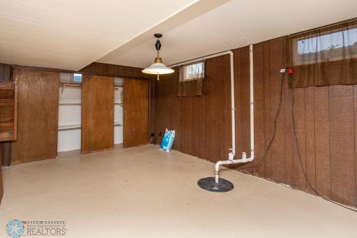 1613 13th Avenue N, Moorhead, MN 56560