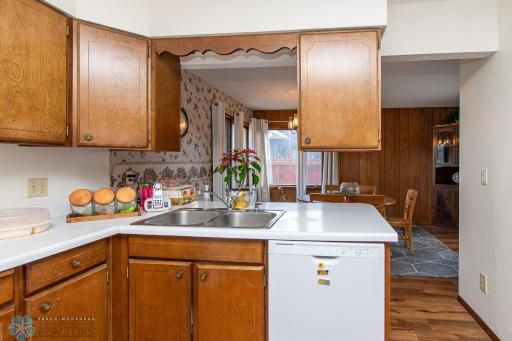 1613 13th Avenue N, Moorhead, MN 56560