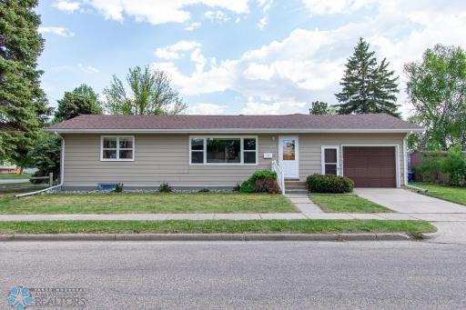 1613 13th Avenue N, Moorhead, MN 56560