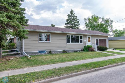 1613 13th Avenue N, Moorhead, MN 56560
