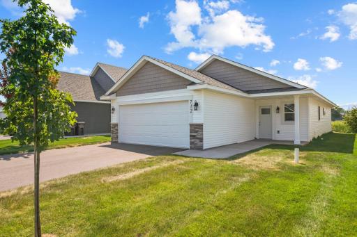 712 Cherrywood Lane NE, Isanti, MN 55040