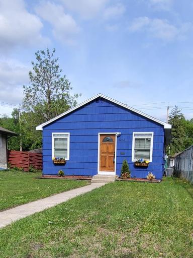 5252 Queen Avenue N, Minneapolis, MN 55430