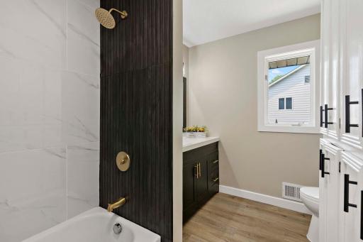 77 Emerson Avenue W, Saint Paul, MN 55118