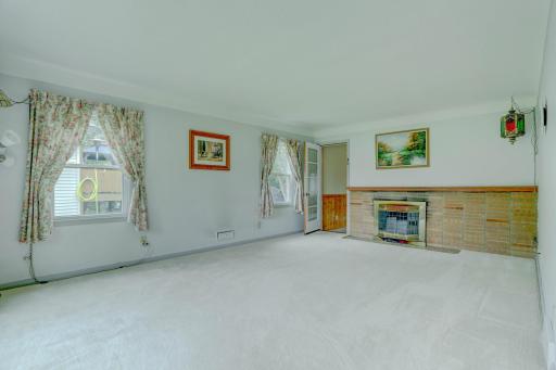 7733 Fairfield Road N, Minneapolis, MN 55444
