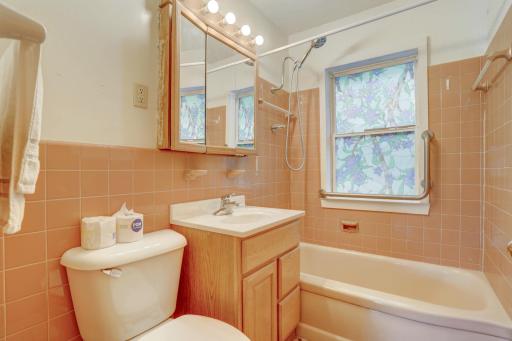 7733 Fairfield Road N, Minneapolis, MN 55444