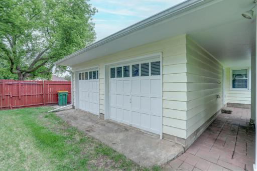 7733 Fairfield Road N, Minneapolis, MN 55444