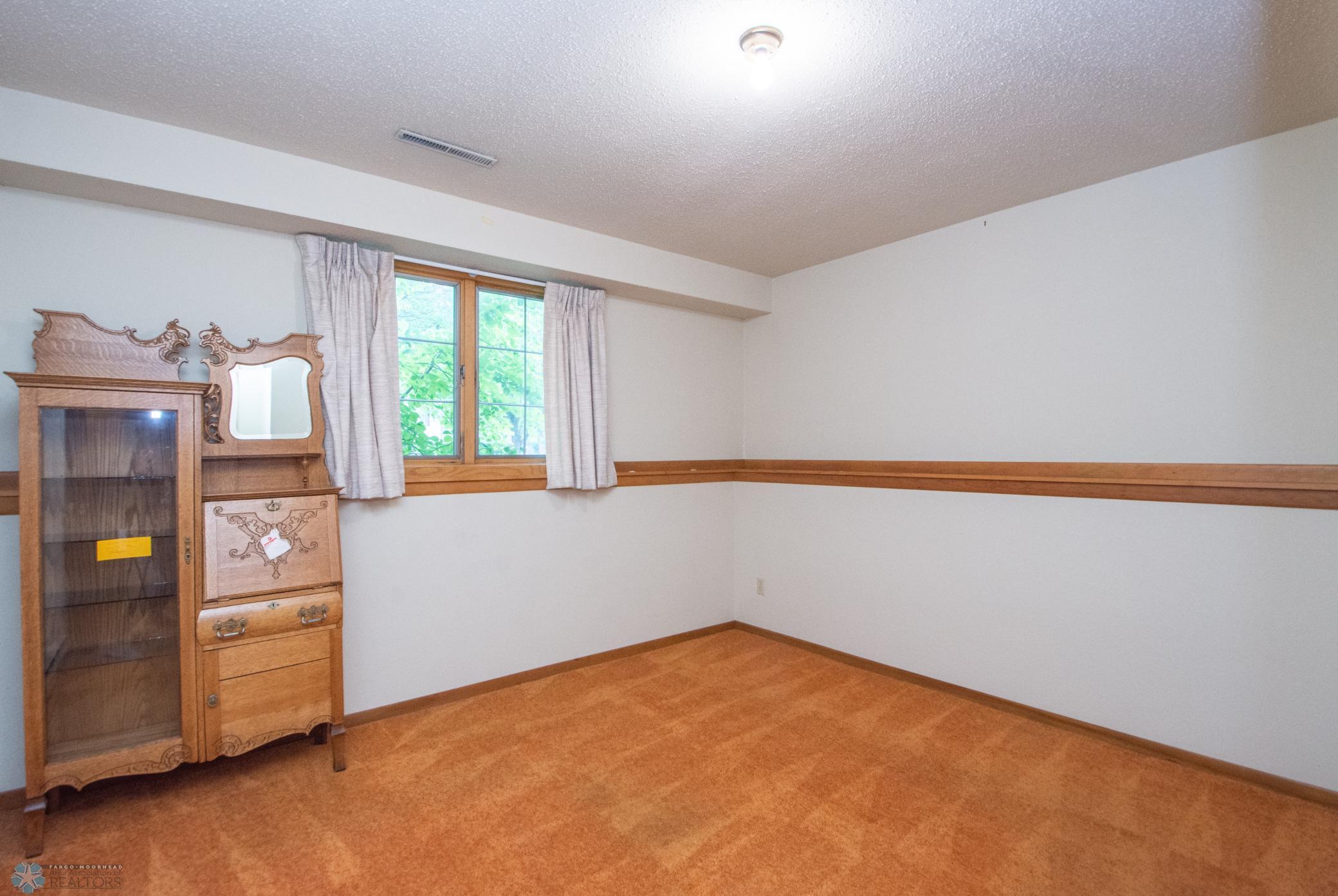 3rd bedroom - Downstairs