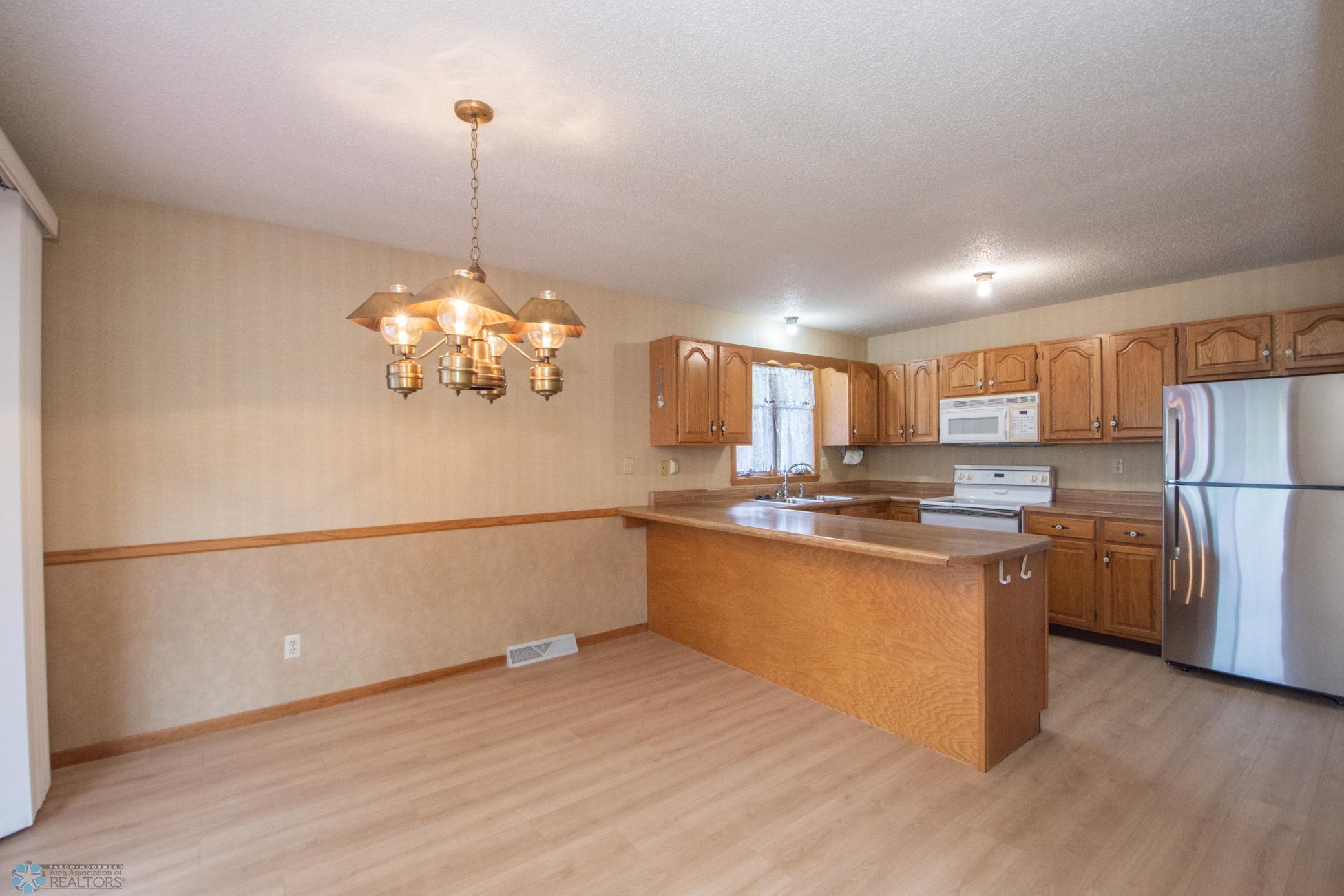 Dining/Kitchen