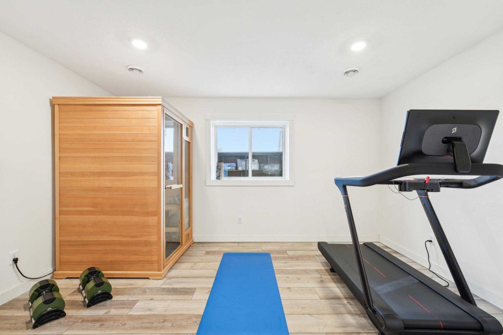 48-web-or-mls-128th Ln NE-2504-048.jpg