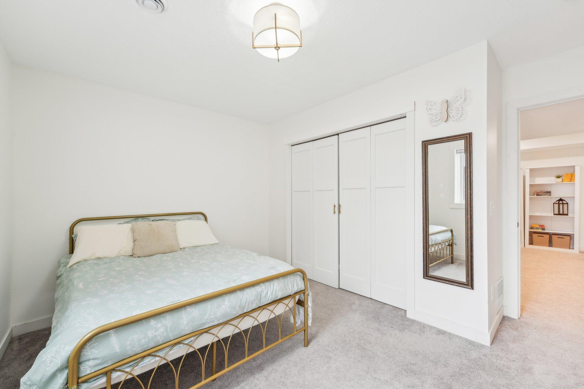 45-web-or-mls-128th Ln NE-2504-045.jpg