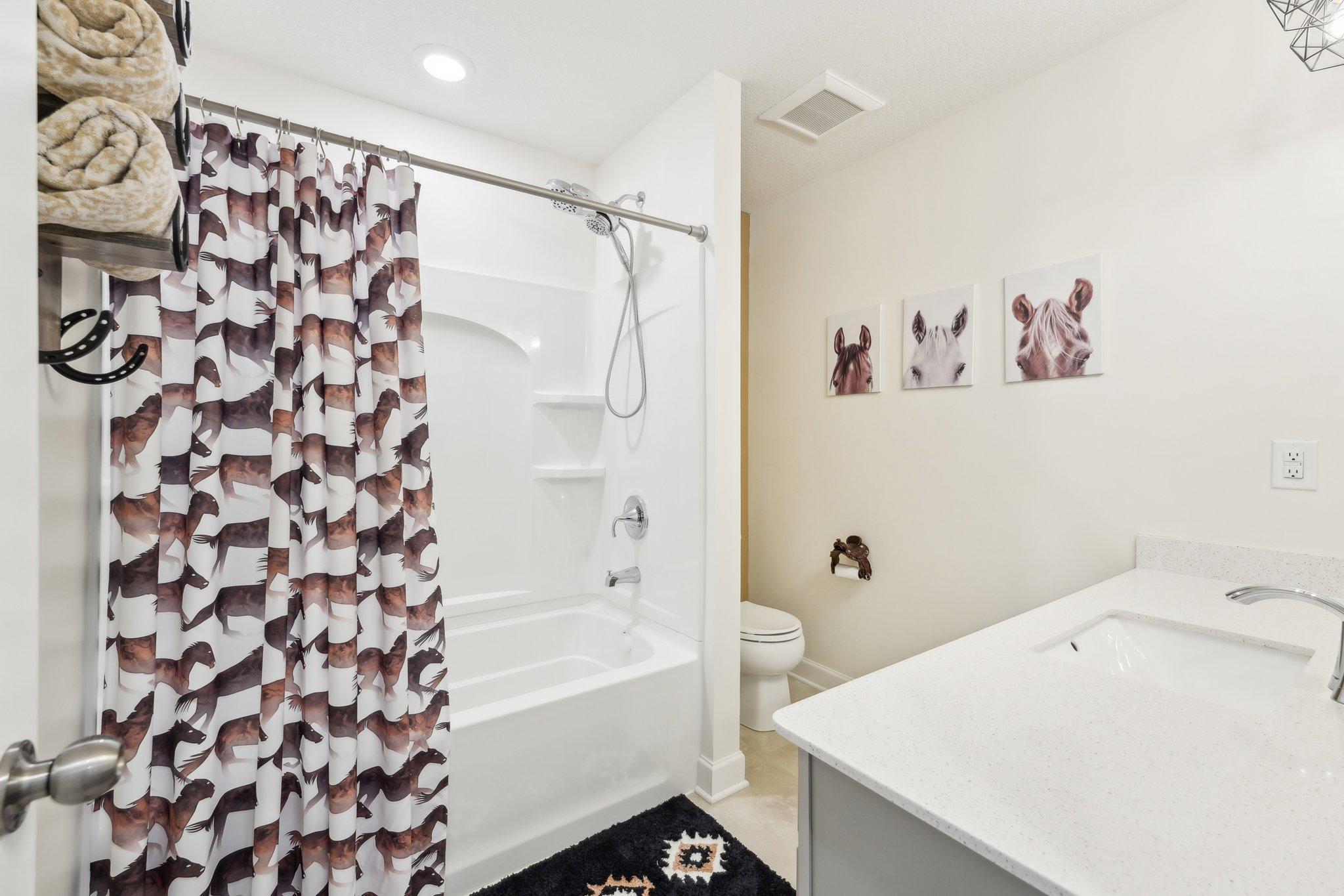 33-web-or-mls-128th Ln NE-2504-033.jpg