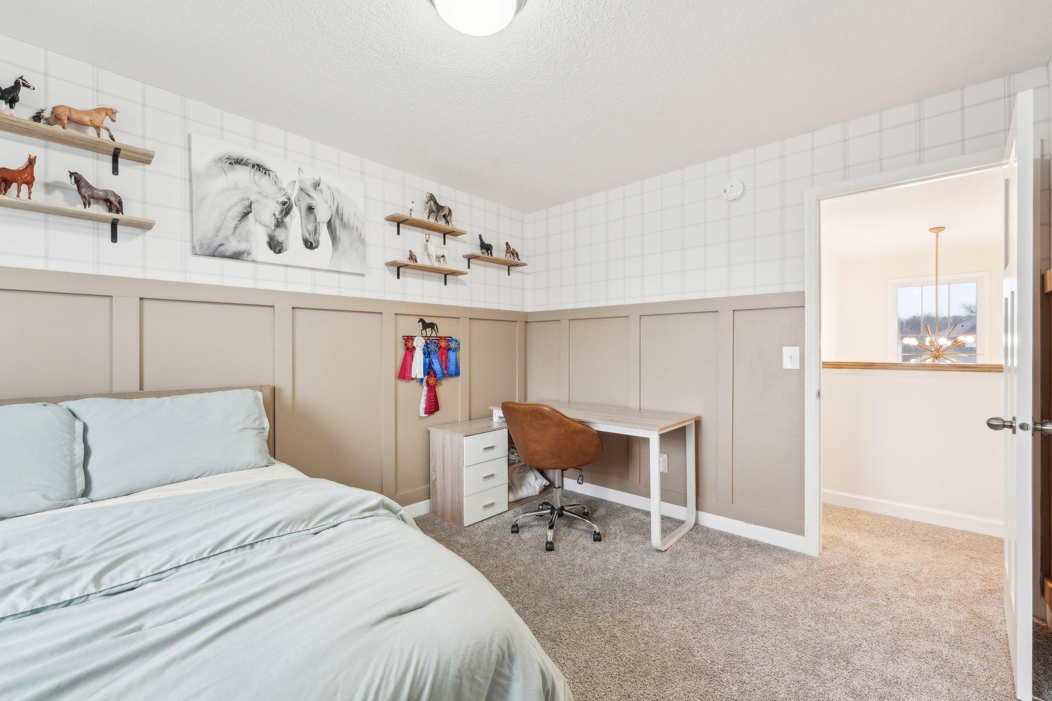 30-web-or-mls-128th Ln NE-2504-030.jpg