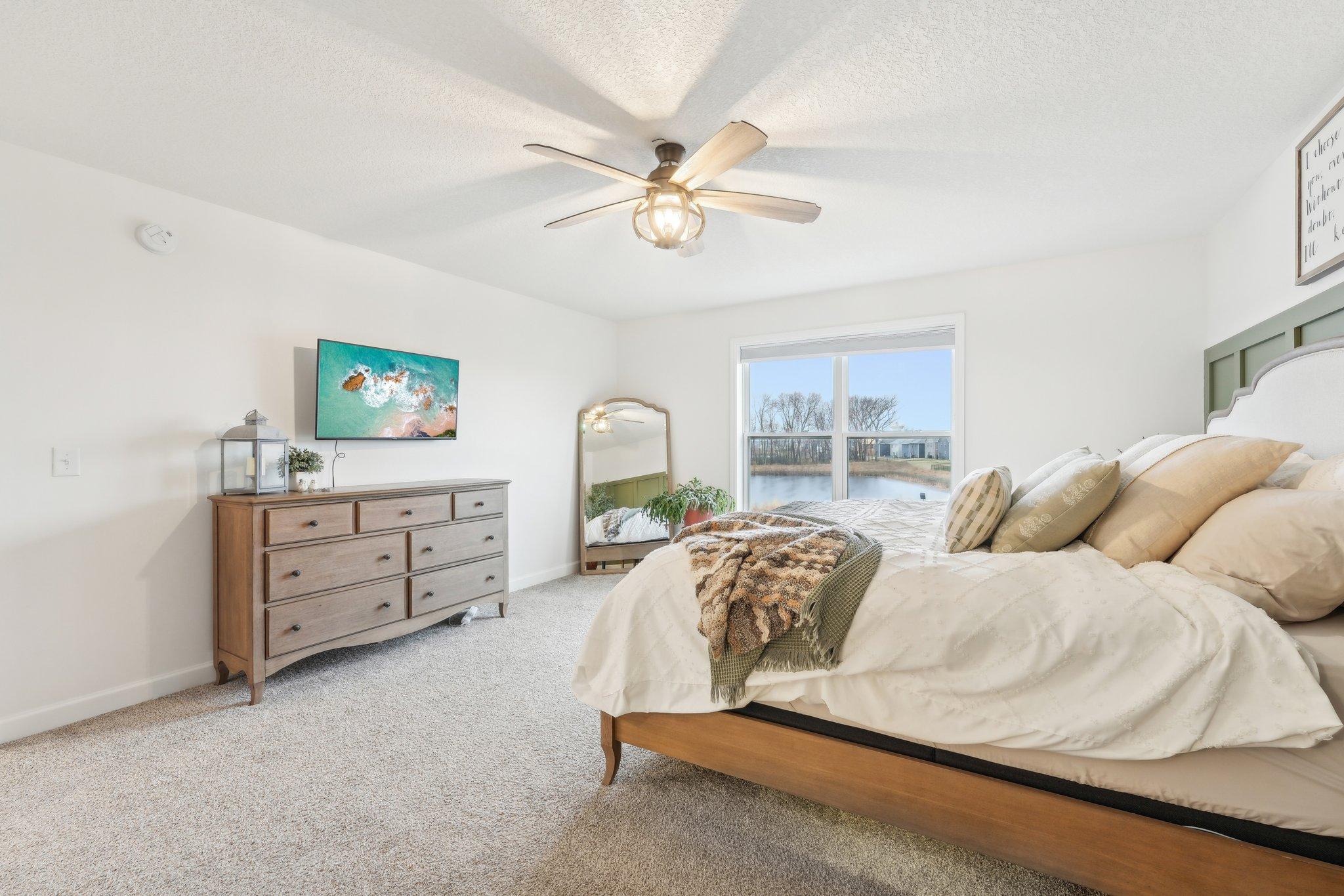 23-web-or-mls-128th Ln NE-2504-023.jpg