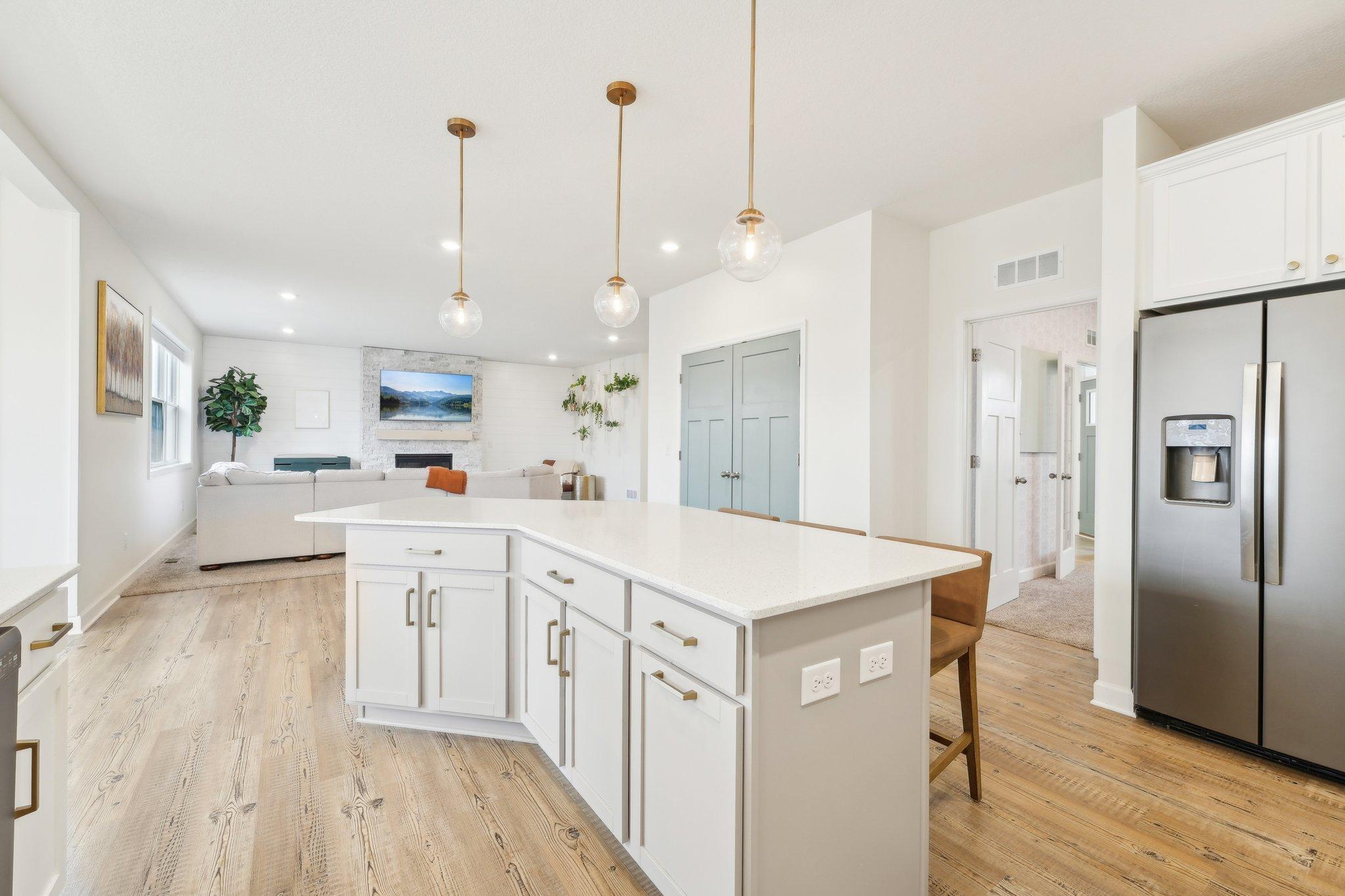 17-web-or-mls-128th Ln NE-2504-017.jpg