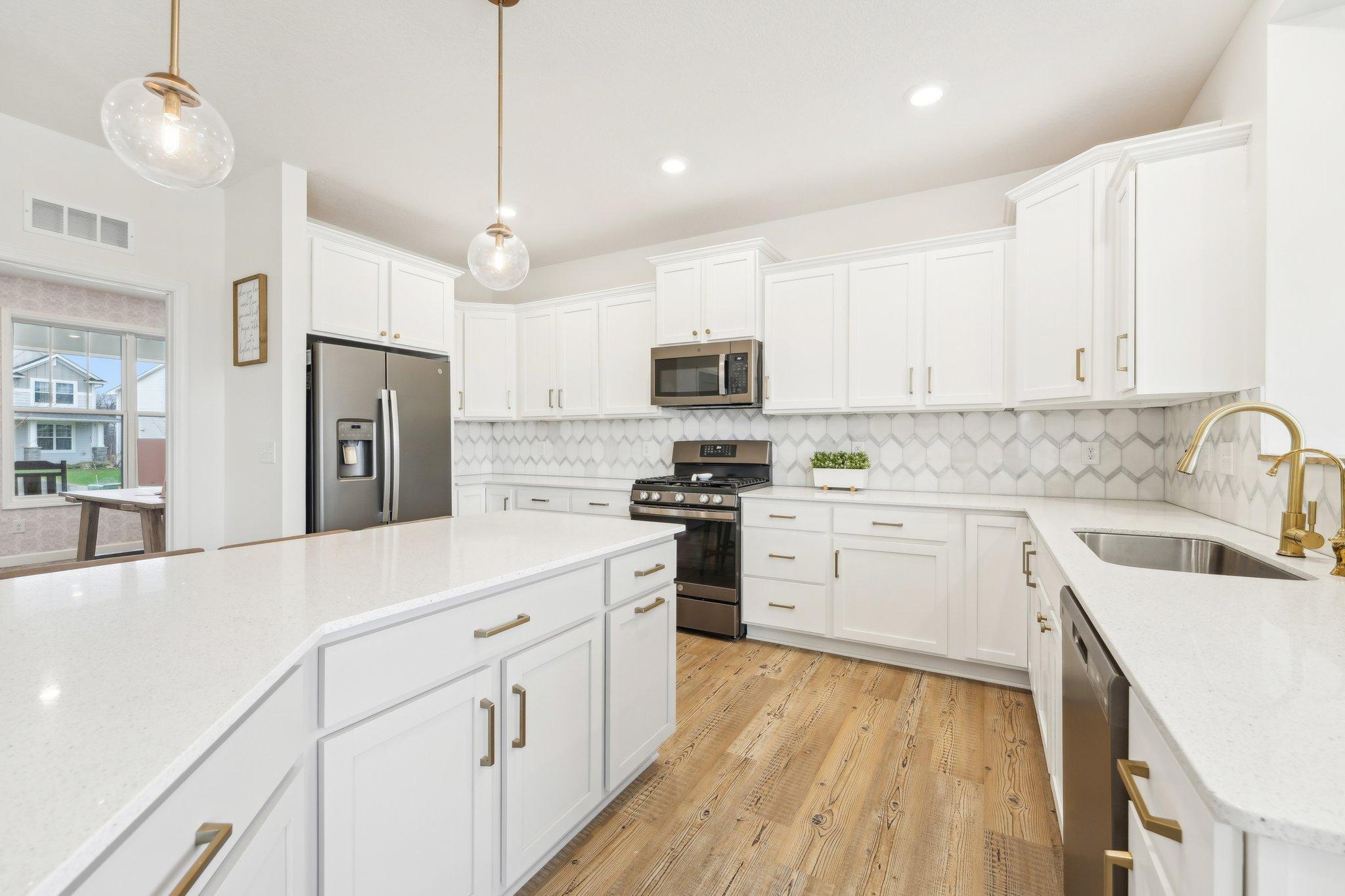 15-web-or-mls-128th Ln NE-2504-015.jpg