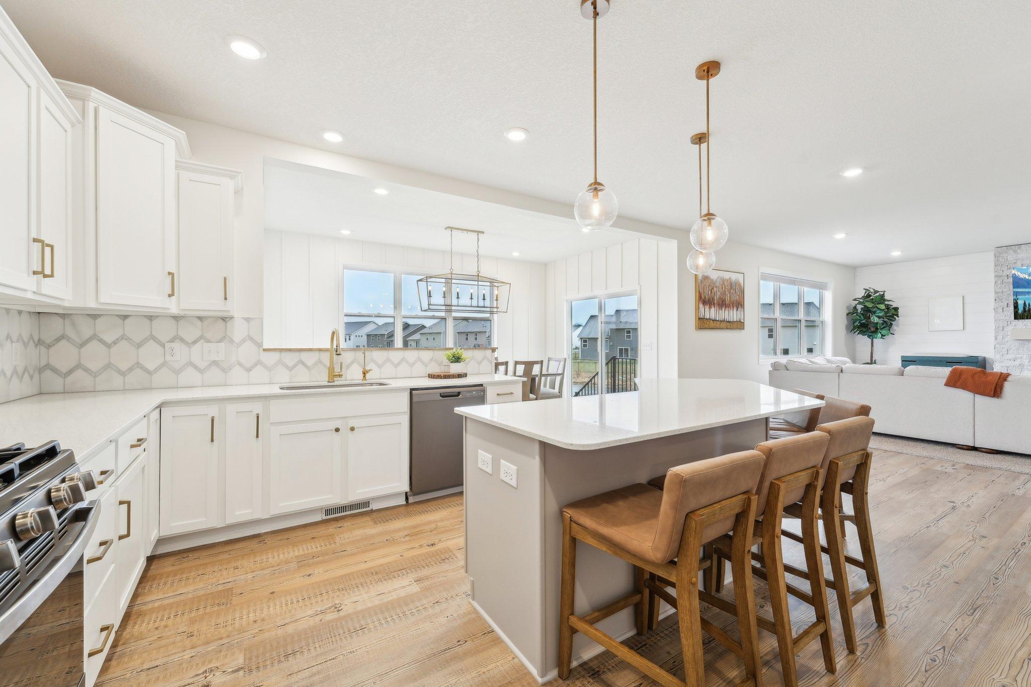 14-web-or-mls-128th Ln NE-2504-014.jpg
