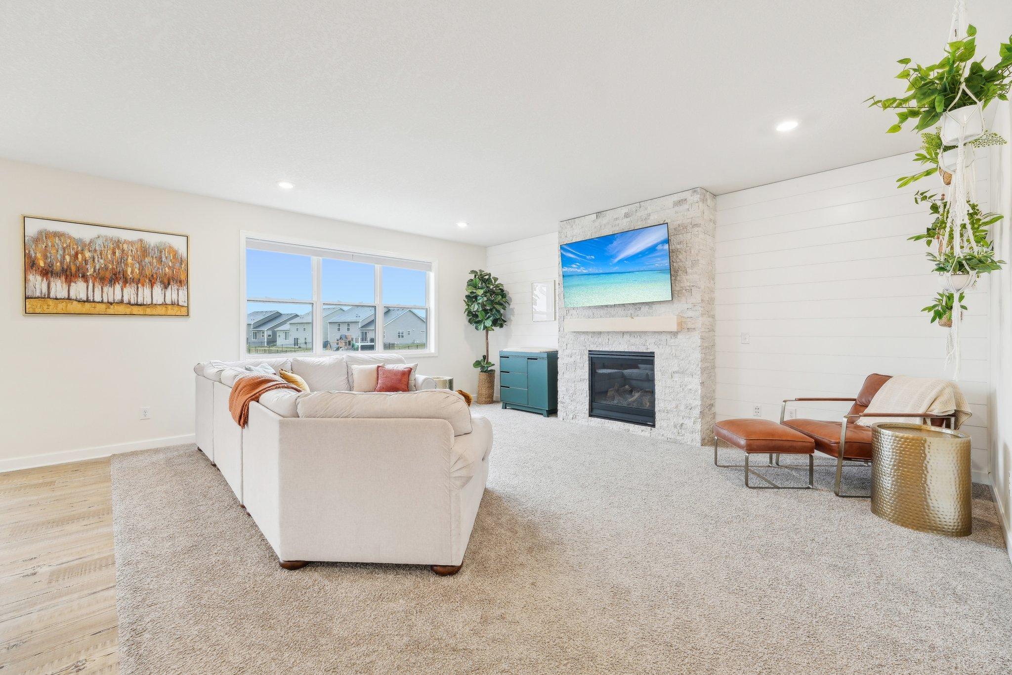 5-web-or-mls-128th Ln NE-2504-005.jpg
