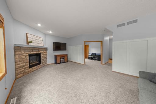 19820 Evensong Avenue, Farmington, MN 55024