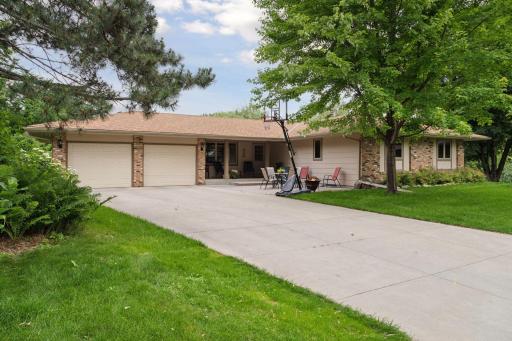 420 Santa Fe Circle, Chanhassen, MN 55317