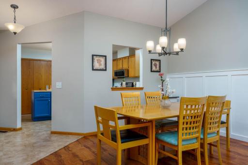 532 Sterling Street S, Saint Paul, MN 55119