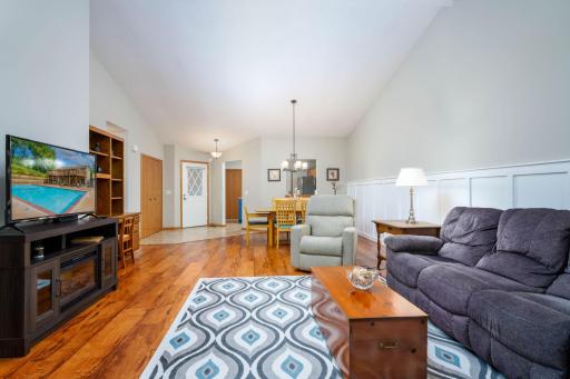 532 Sterling Street S, Saint Paul, MN 55119