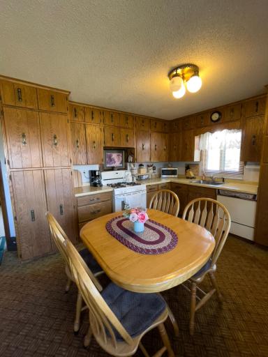 110 Hays Circle, Silver Bay, MN 55614