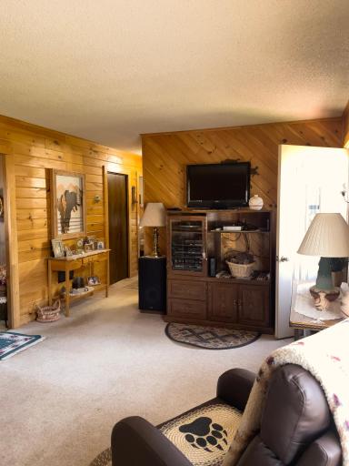 110 Hays Circle, Silver Bay, MN 55614