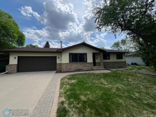 240 30th Avenue N, Fargo, ND 58102