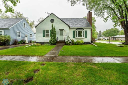 502 13th Street N, Moorhead, MN 56560