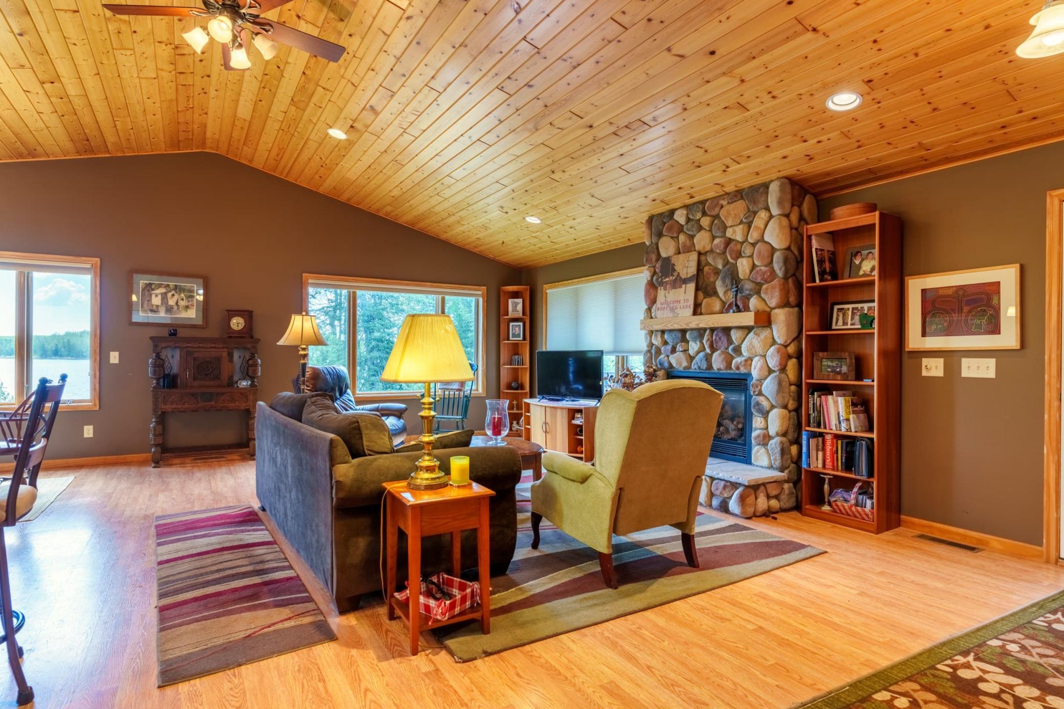 Living Room 2.jpeg