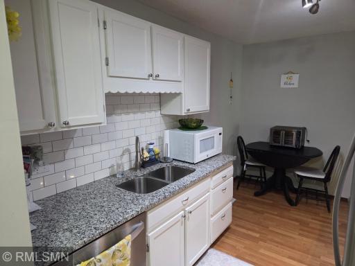 135 Viking Drive E, 213, Saint Paul, MN 55117