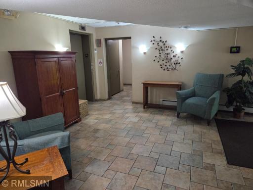 135 Viking Drive E, 213, Saint Paul, MN 55117