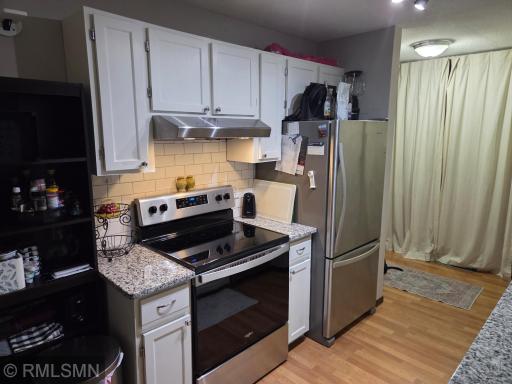 135 Viking Drive E, 213, Saint Paul, MN 55117