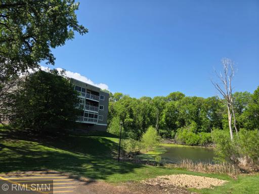 135 Viking Drive E, 213, Saint Paul, MN 55117