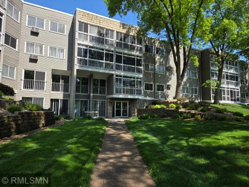 135 Viking Drive E, 213, Saint Paul, MN 55117