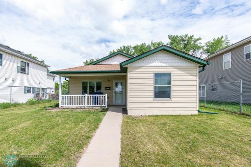 1908 4th Avenue N, Moorhead, MN 56560