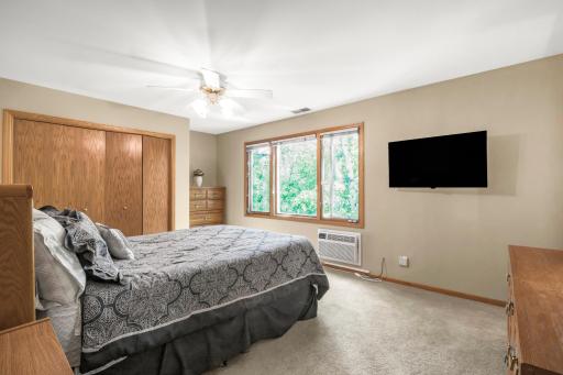 7712 Bester Avenue, Inver Grove Heights, MN 55076