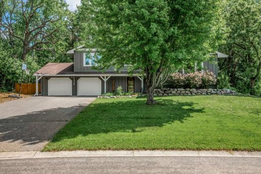 7712 Bester Avenue, Inver Grove Heights, MN 55076