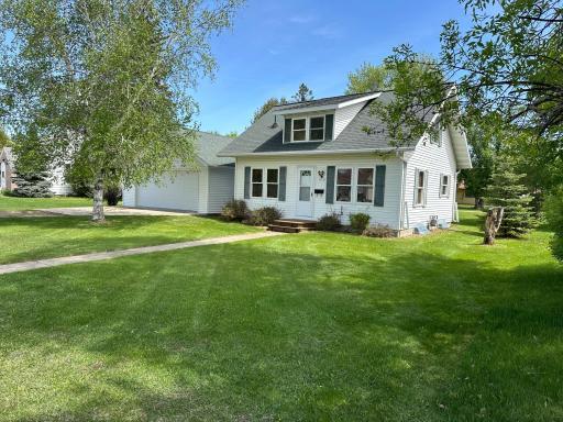 310 7th Avenue NE, Roseau, MN 56751